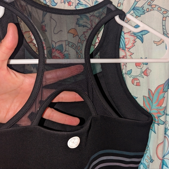 Women's XS Athletic Crop Top Built in Bra! - Picture 5 of 7